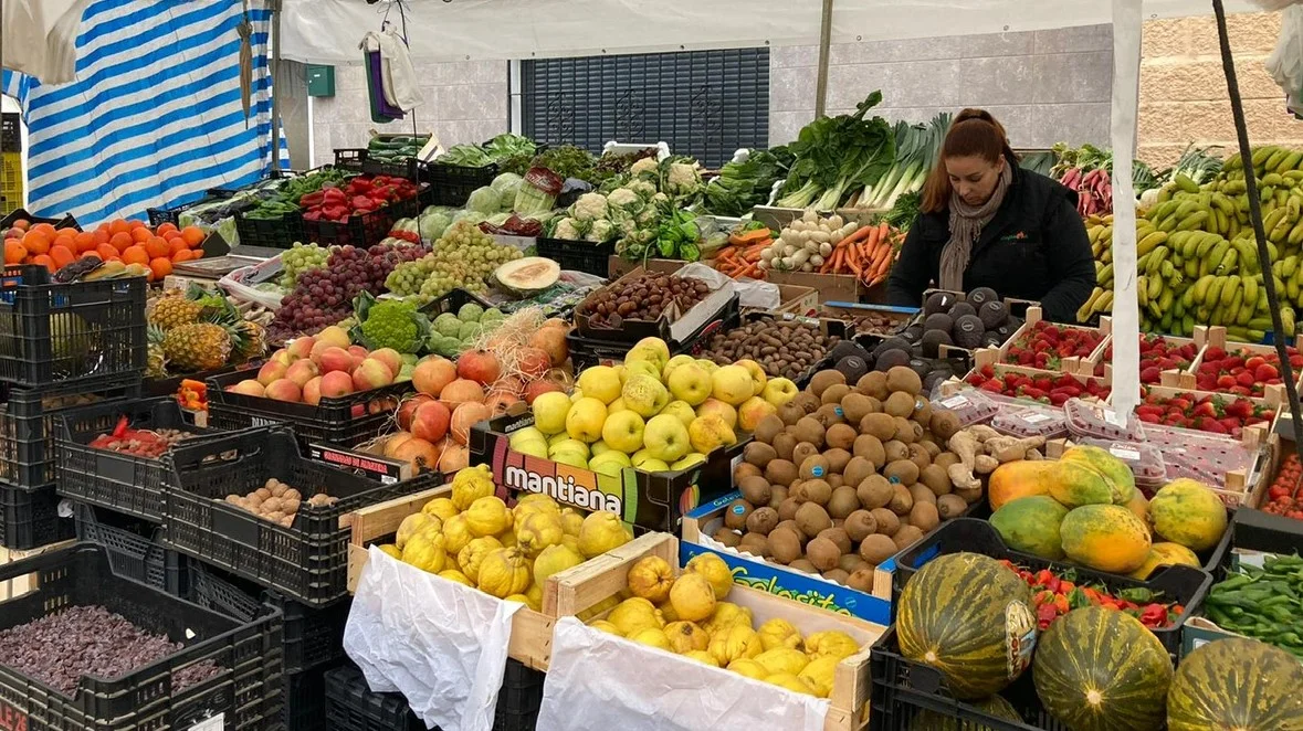 local-market-benajarafe